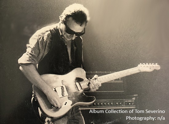 Graham Parker on stage