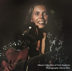 Joni Mitchell on stage