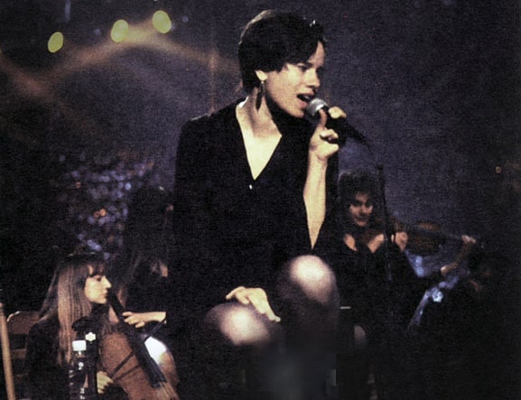 10,000 Maniacs on stage
