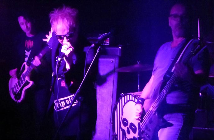 Skulls on stage