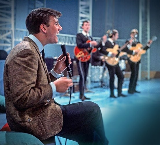 Billy J. Kramer with the Dakotas on stage